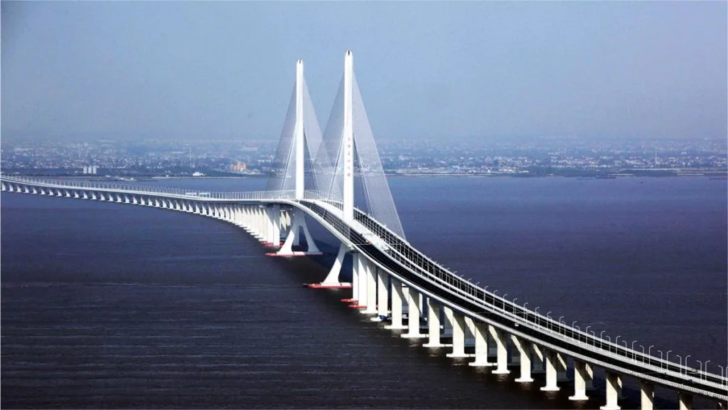 Pont de Chongqi - une artère reliant Shanghai et Jiangsu