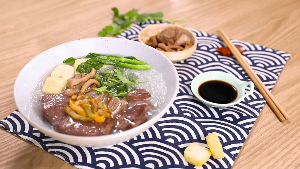 Duck Blood and Vermicelli Soup – Yaxie Fensi Tang