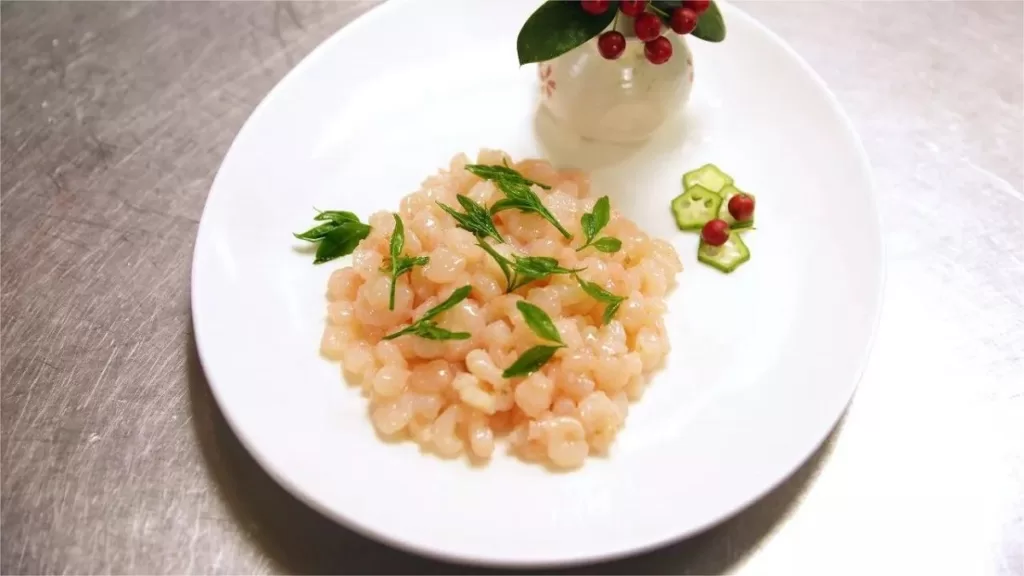 Gebratene Shrimps mit Biluo Chun Tee (Biluo Xiaren)