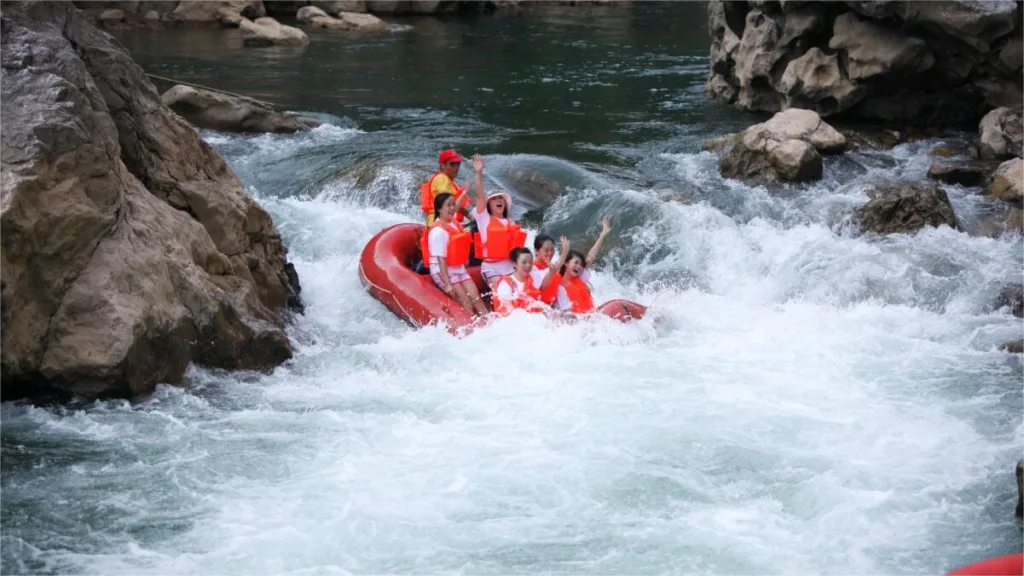 荔波水春河漂流 - 门票、开放时间、地点和亮点