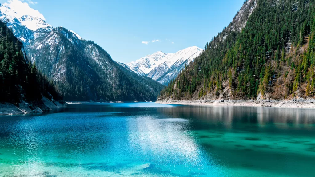 Lago Longo no Parque Nacional do Vale de Jiuzhai