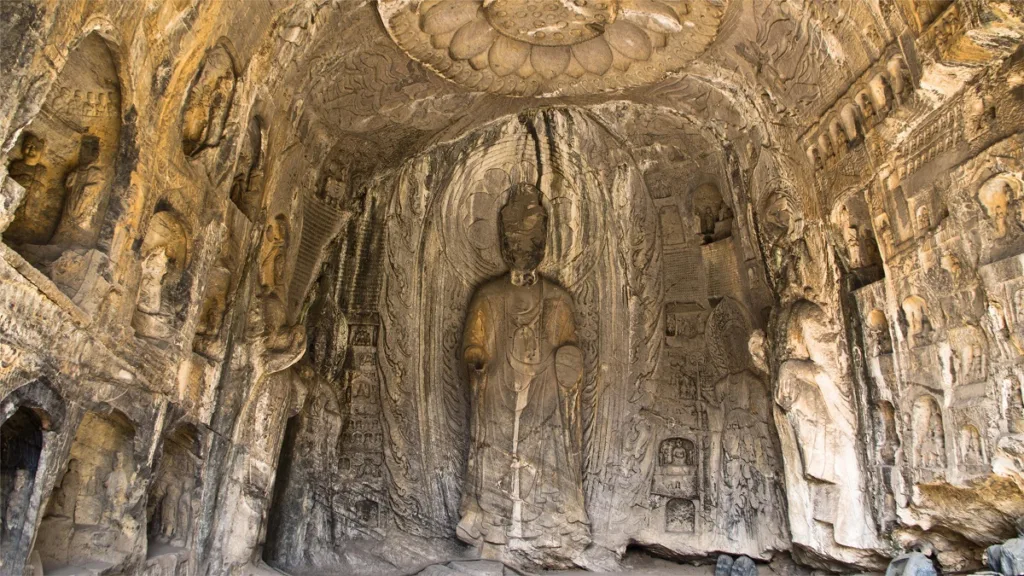 Lotus Höhle in den Longmen Grotten