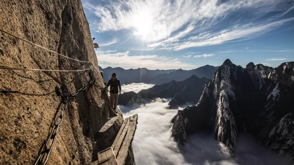 O passeio de prancha em Mount Hua