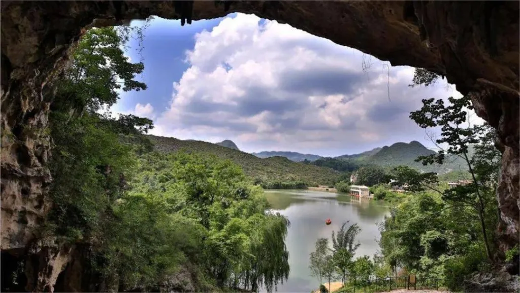 Grotte de Yelang, Zhenning - Billets, heures d'ouverture, emplacement et points forts