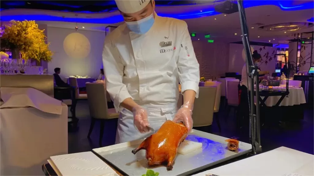 Canard rôti Da Dong - Un voyage culinaire à la découverte d'une délicatesse chinoise exquise