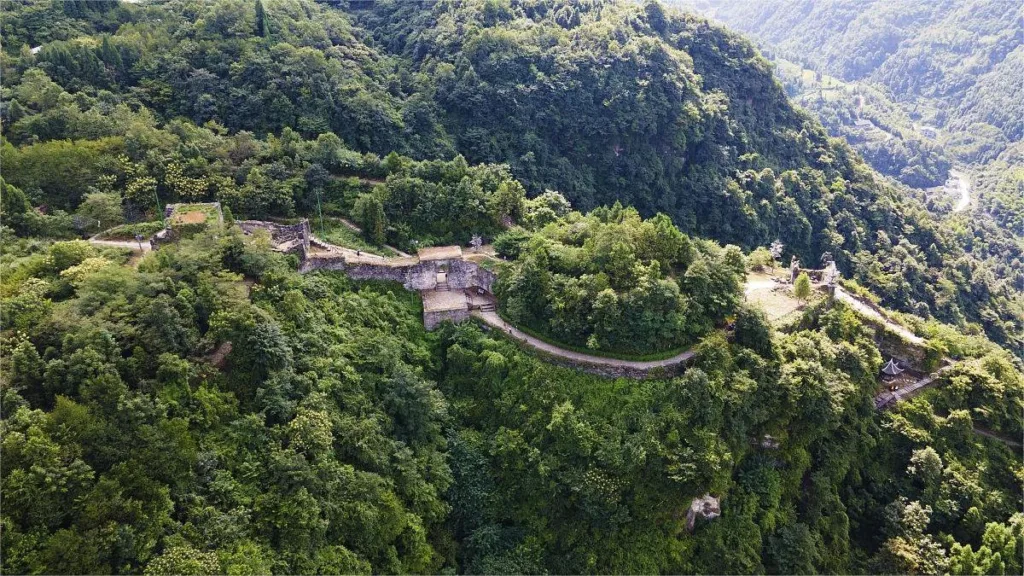 Hailongtun Tusi Fort - Kaartje, openingstijden, locatie en hoogtepunten