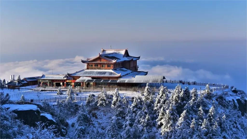 Hoe kom je bij Mount Emei vanaf Chengdu?