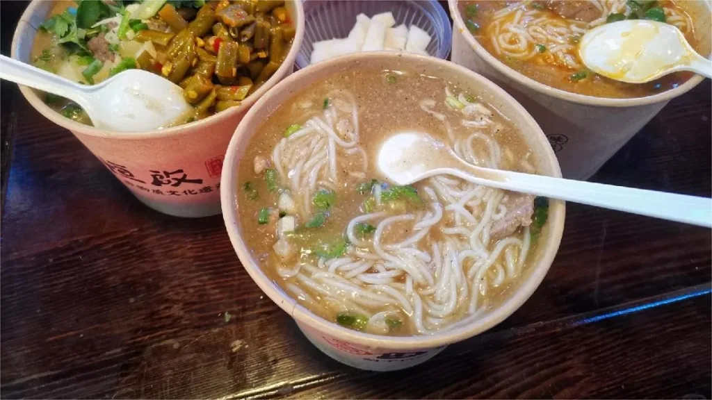 Hu Tang Fen (nouilles de riz au bouillon de poisson)