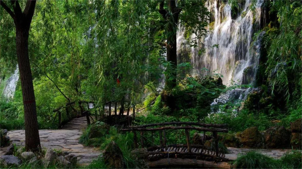 Huhushui Scenic Area – Ticket Price, Opening Hours, Location, and Highlights