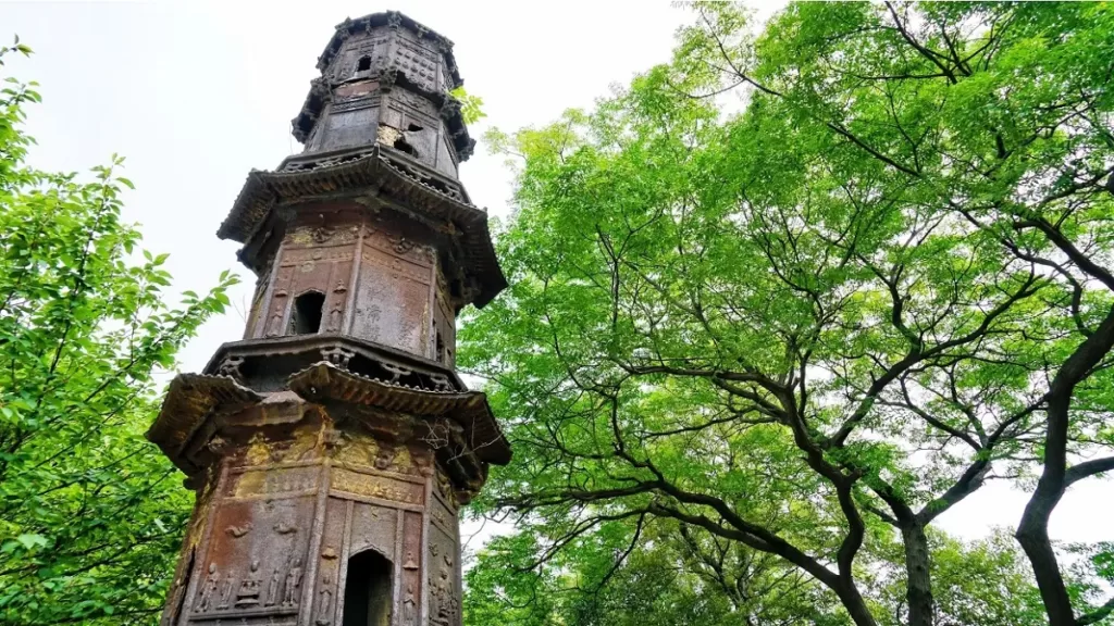 IJzeren pagode bij de Ganlu tempel