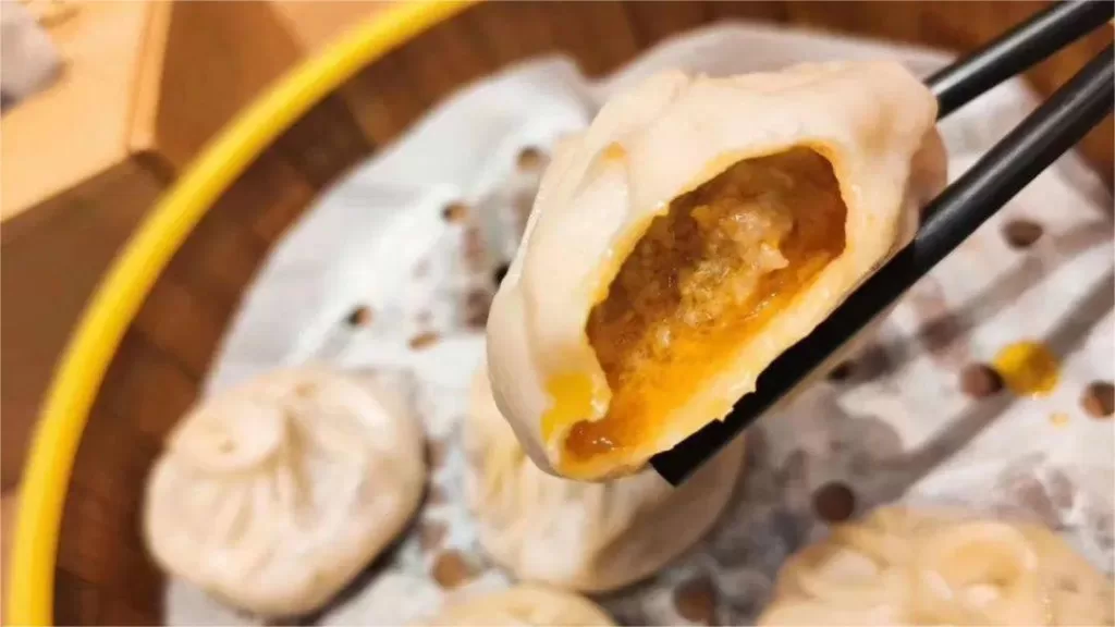 Jia Jia Tang Bao - Uma Odisseia Culinária no Coração de Xangai