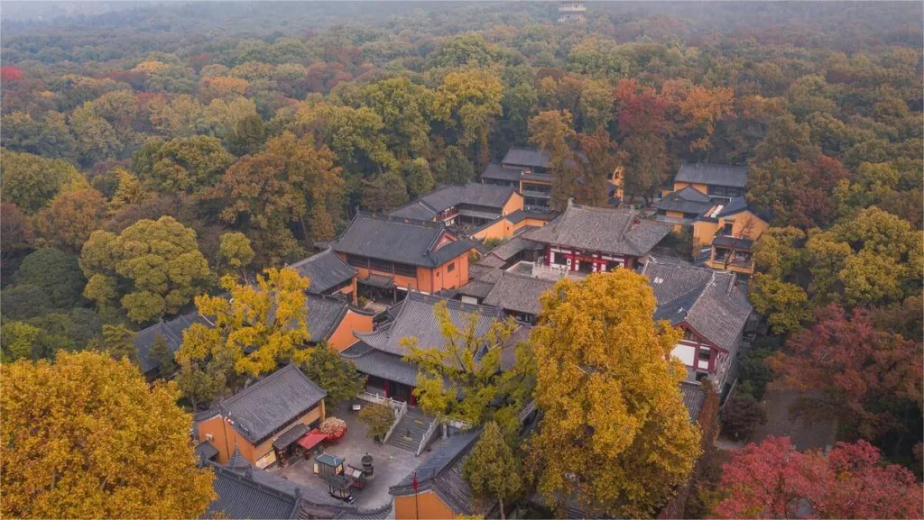 Linggu Tempel - Ticketprijs, openingstijden, locatie en hoogtepunten