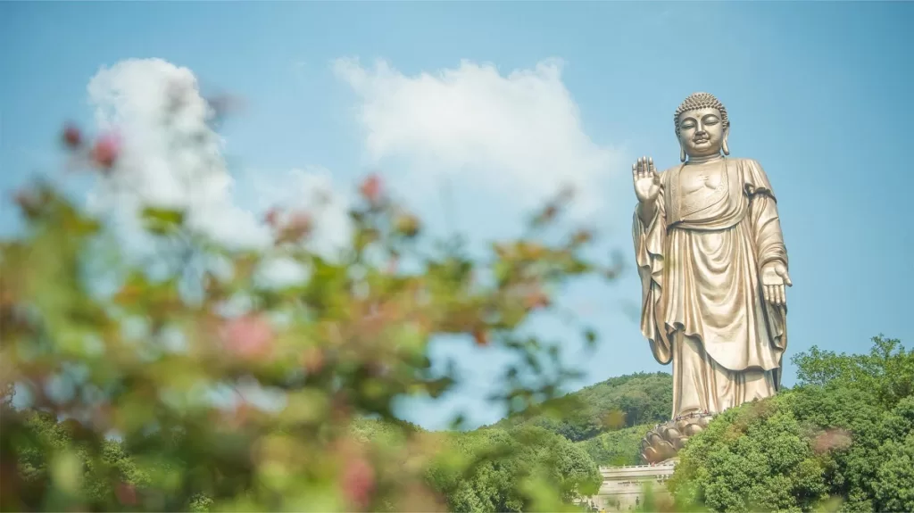 Grande Buda de Lingshan - Um símbolo majestoso de serenidade e iluminação