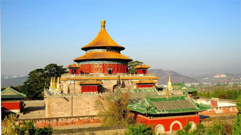 Pule Tempel, Chengde - Ticketprijs, openingstijden, locatie en hoogtepunten