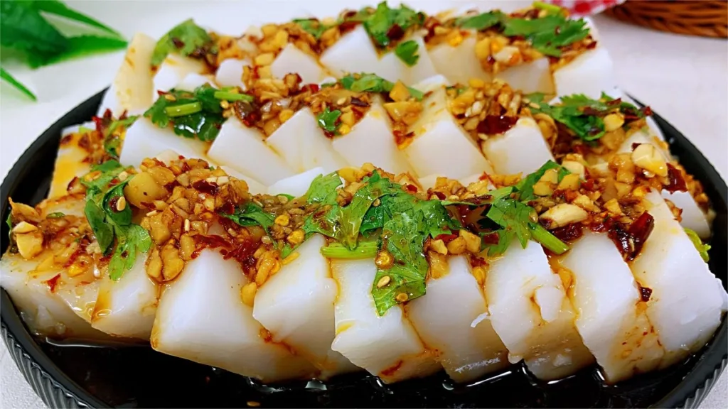 Rice Tofu with Chili Sauce – the favorite snack in Guizhou during summer