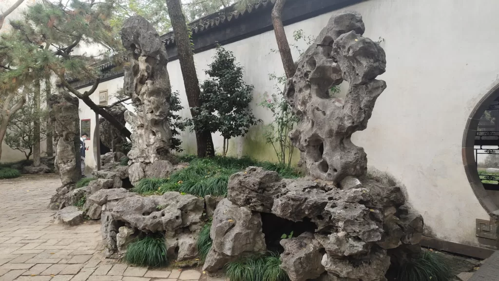 Rotsen in de tuin van de nederige beheerder - een voorstelling van Sereniteit