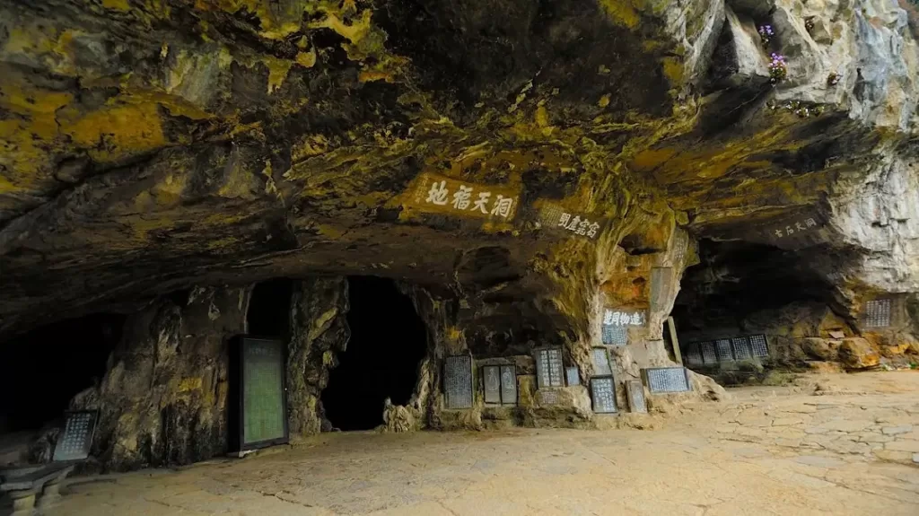 Gruta de Sanyou, Yichang - Bilhete, horário de funcionamento, localização e destaques