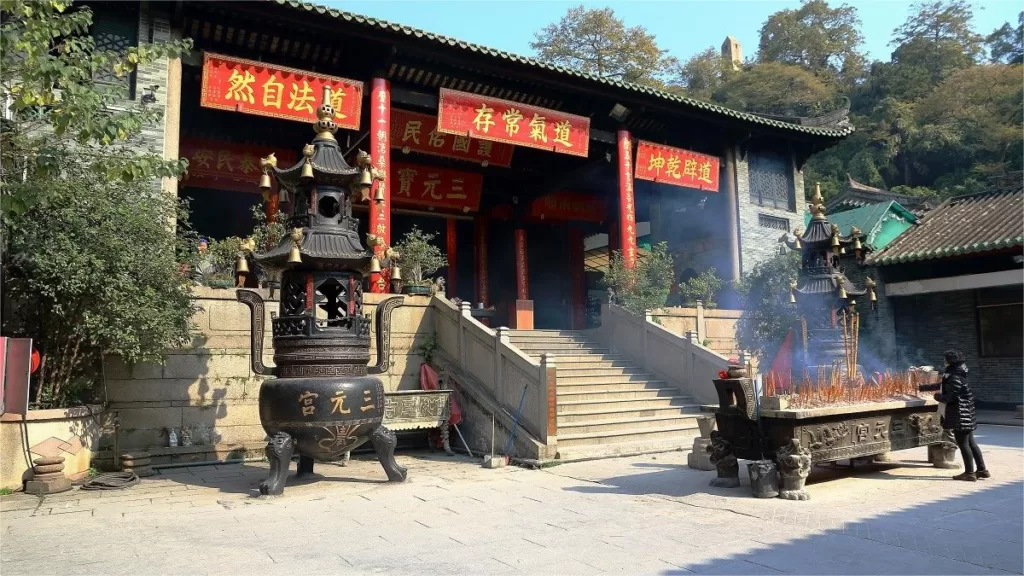 Palacio de Sanyuan, Lianyungang - Ubicación y aspectos destacados