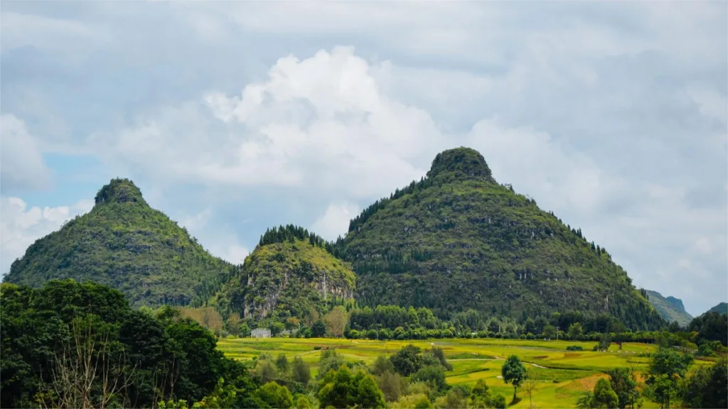 Montaña Shuangru (Picos de Dos Pechos) - Entradas, Horarios, Localización y Lugares Destacados