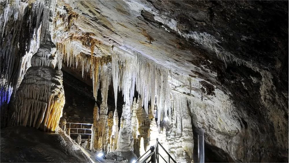 Cueva Nevada de Jade, Chongqing - Precio de la entrada, horarios de apertura, transporte y aspectos destacados.