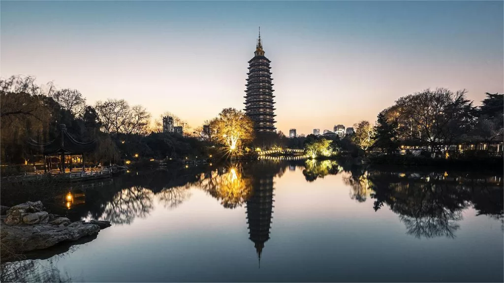 Tianning Pagoda - Een wonder van het spirituele landschap van Changzhou