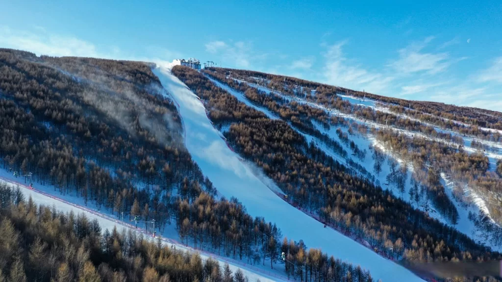 Wanlong Ski Resort - Ticketprijs, openingstijden, locatie en hoogtepunten