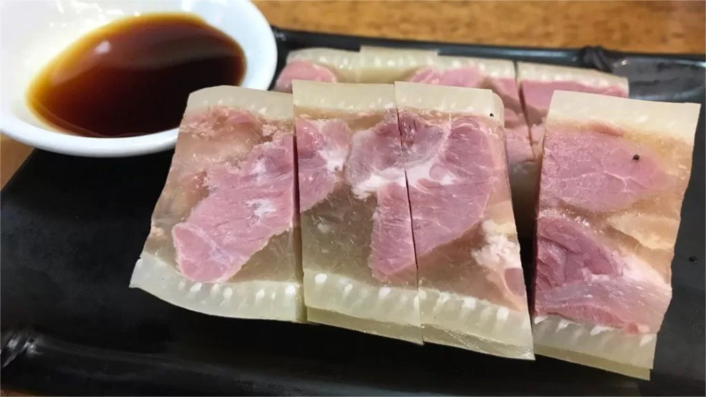 Zhenjiang Yao Rou (Gelee aus gesalzener Schweinefütterung)