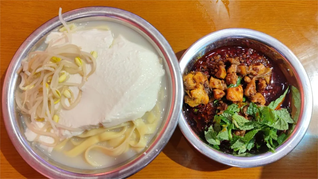 Zunyi Douhua Mian (Fideos con pudín de tofu)