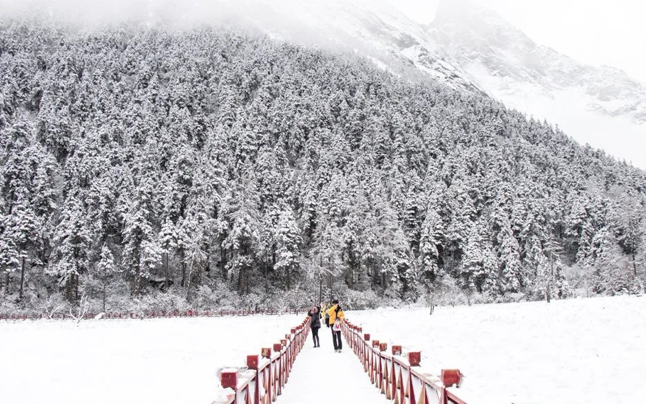 <span> Day 1</span>Chengdu - Kangding - Zheduo Mountain - Yuxi West - Xinduqiao