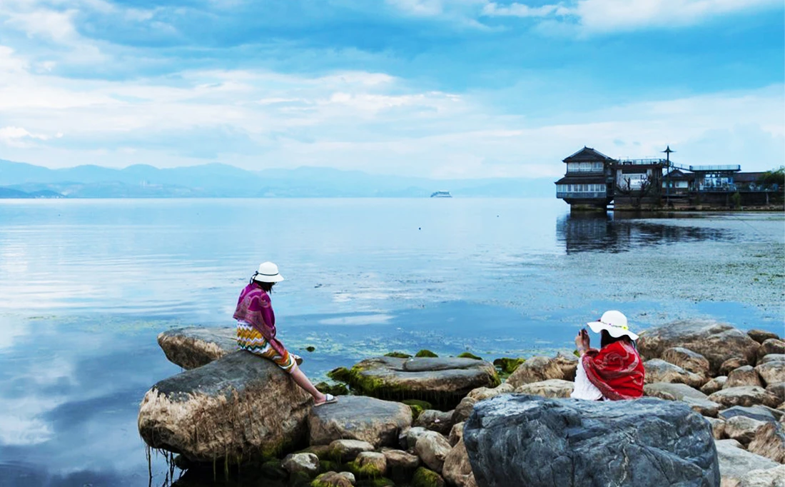 <span> Day 2</span>Lijiang - Dali ( Xizhou Ancient Town - Shuanglang - Nanzhao Style Island - Santorini - Netflix s-bend road )