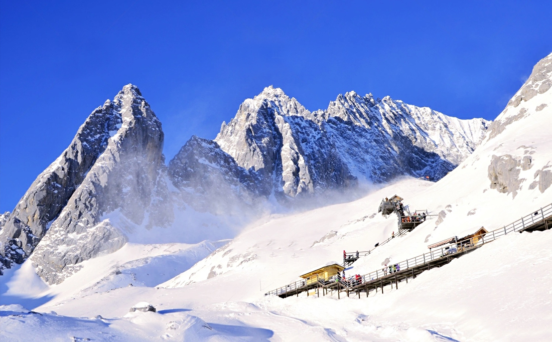 <span> Day 2</span>Lijiang - Jade Dragon Snow Mountain - Blue Moon Valley