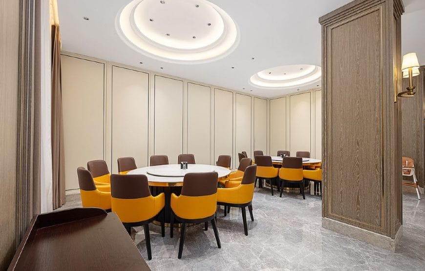 Vienna International Hotel (Jiuzhaigou Scenic Area Visitor Center)