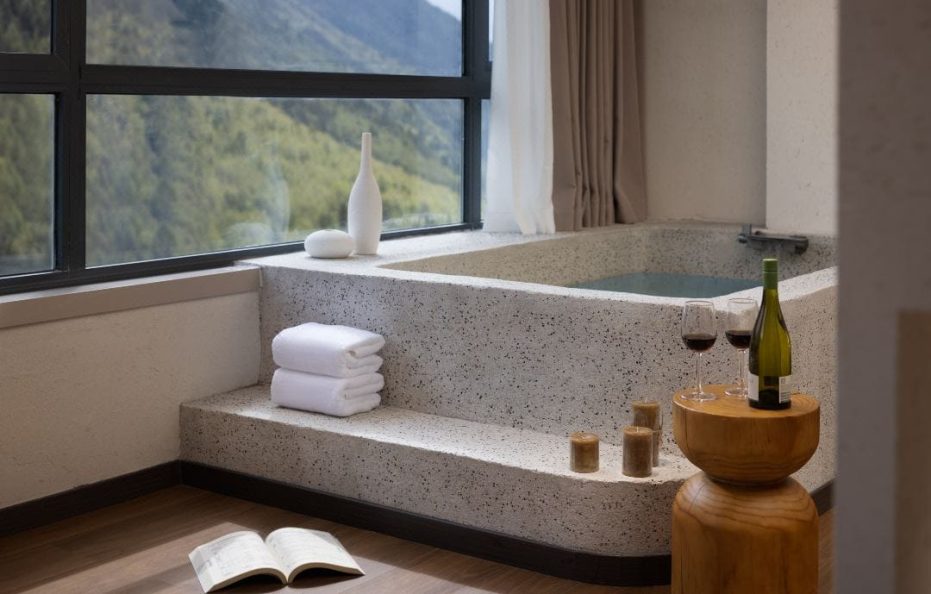 Vala Toms Mountain Cliff Shuoxi Hotel (Siguniang Mountain Scenic Area Branch)