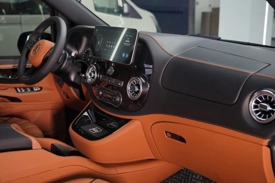 9-seater Mercedes-Benz Vito（Within the city limits）