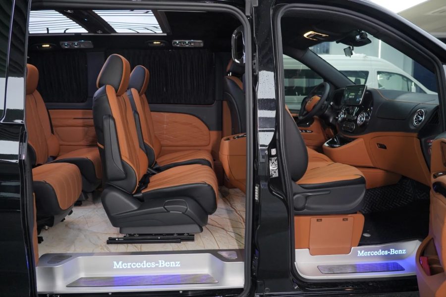 9-seater Mercedes-Benz Vito（Within the city limits）