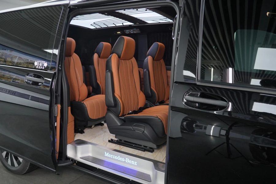 9-seater Mercedes-Benz Vito（Within the city limits）