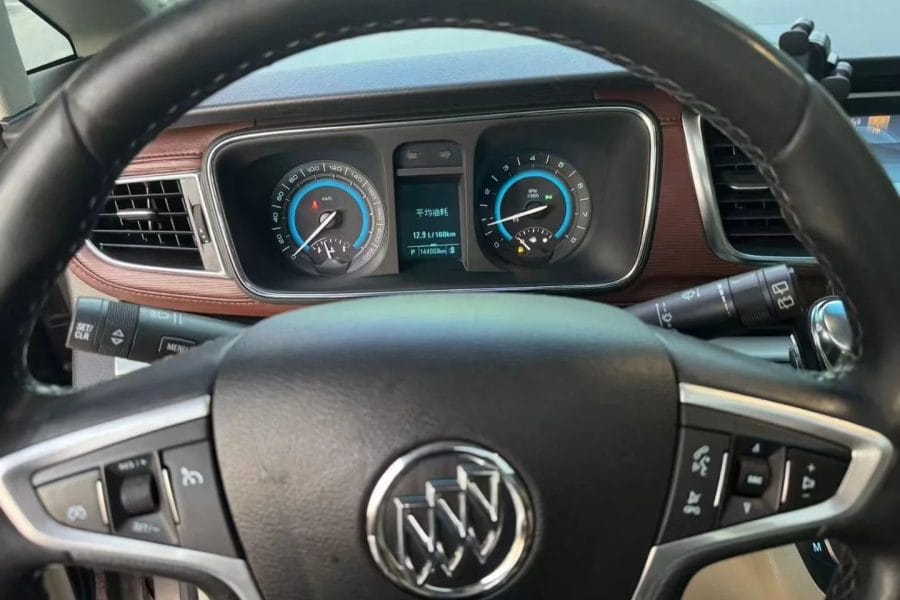 7-seat Buick GL8（Within the city limits）
