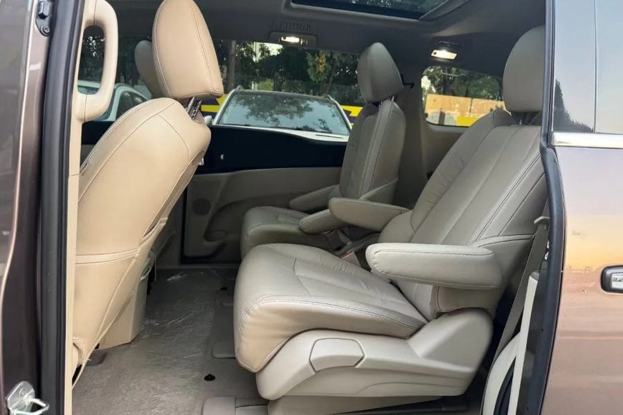 7-seat Buick GL8（Within the city limits）