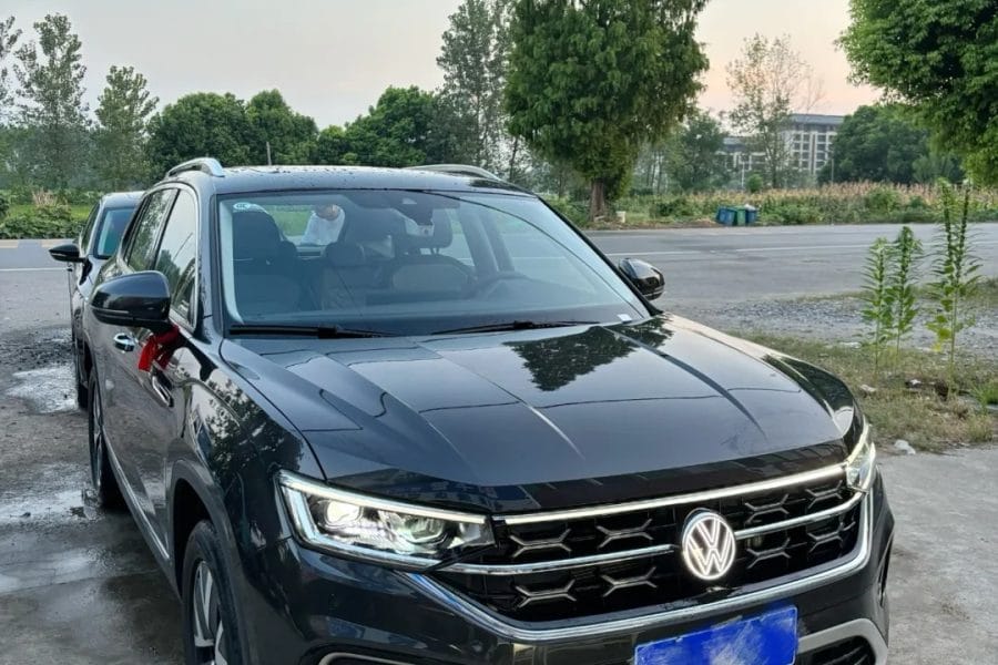 5-seat Volkswagen Passat（Within the city limits）