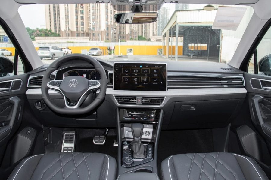 5-seat Volkswagen Passat（Within the city limits）