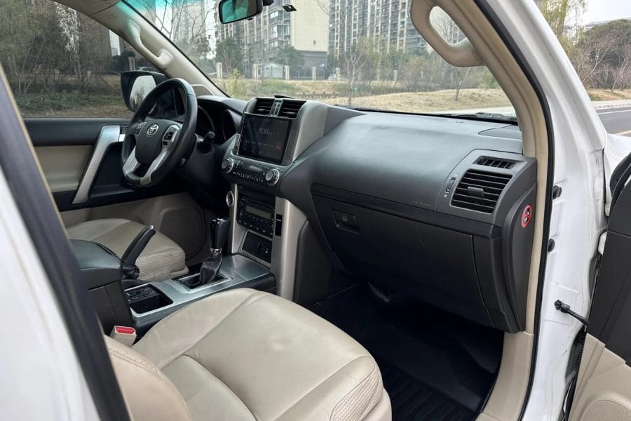 5-seat Toyota Prado（Within the city limits）
