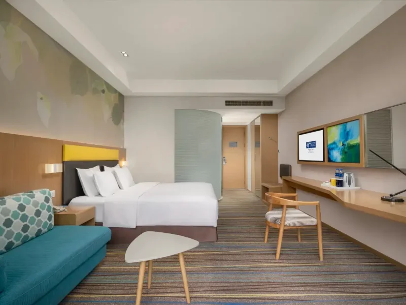 Superior Garden View King Room with Private Balcony