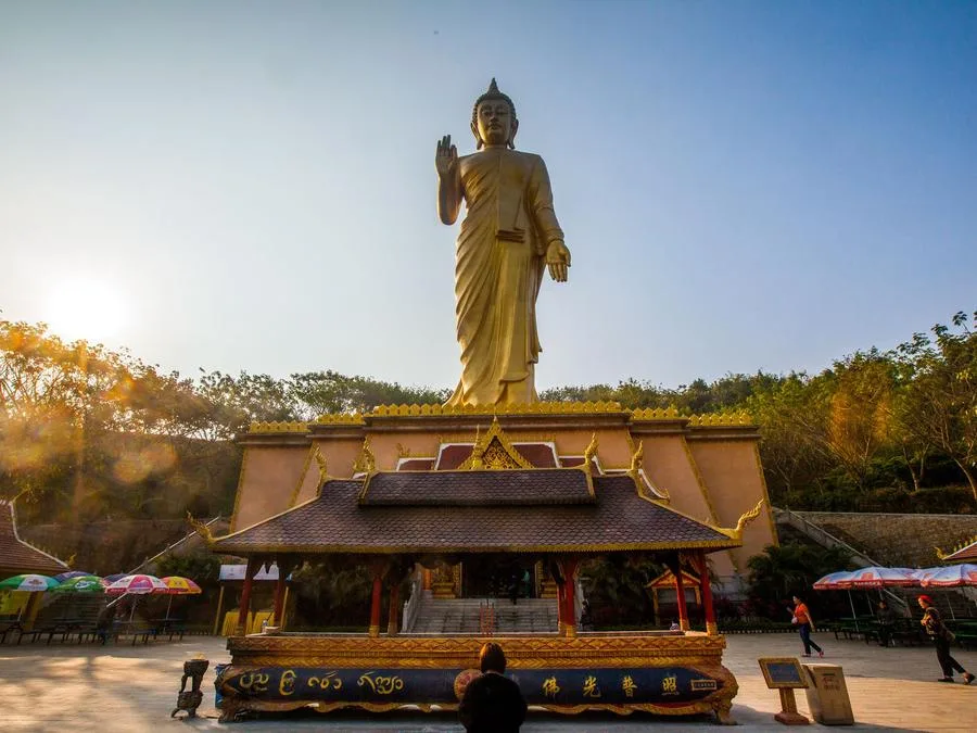 Auspicious-Buddha-Statue-in-mengle-dafo-temple-jpg Auspicious-Buddha-Statue-in-mengle-dafo-temple-jpg
