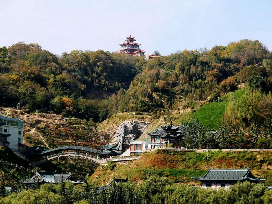 Beautiful-Scenery-in-lanzhou-white-pagoda-park Beautiful-Scenery-in-lanzhou-white-pagoda-park