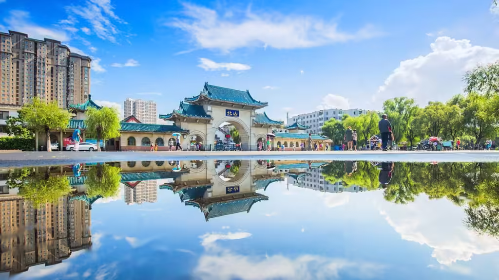 Beishan-Park-Jilin-A-Revered-Site-for-Pilgrims-1024x576.avif_-1