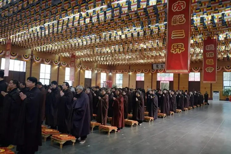 Buddhism-experience-in-longhua-temple Buddhism-experience-in-longhua-temple