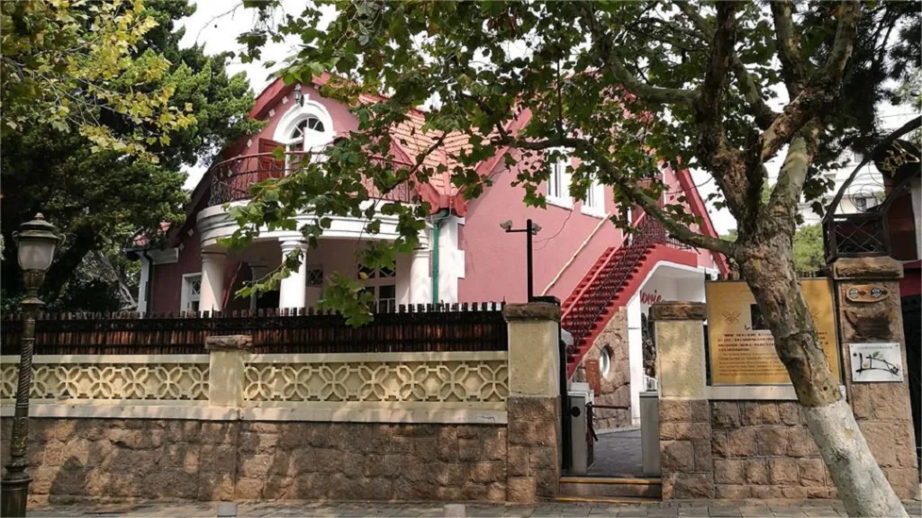 Butterfly-Building-Qingdao-1024x576-2 Butterfly-Building-Qingdao-1024x576-2