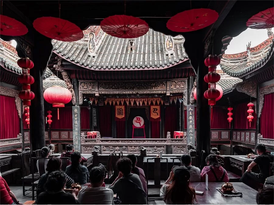 Chinese-opera-stages-in-huguang-guild-hall-jpg Chinese-opera-stages-in-huguang-guild-hall-jpg
