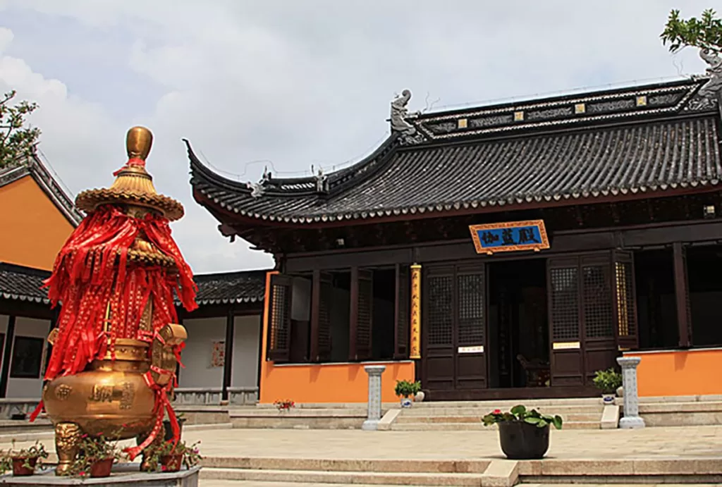 Emperor-Guan-Temple-in-dangkou-ancient-town-1024x691-1 Emperor-Guan-Temple-in-dangkou-ancient-town-1024x691-1