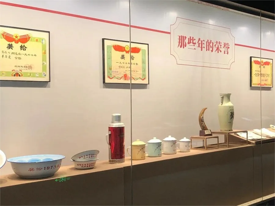 Exhibition-in-china-fan-museum-3-jpg Exhibition-in-china-fan-museum-3-jpg